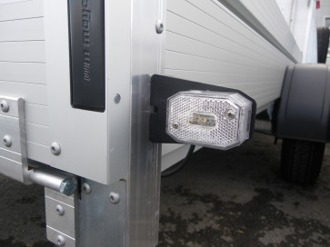 Begrenzungsleuchte weiss mit Kabel 0,5 DC und Halter
